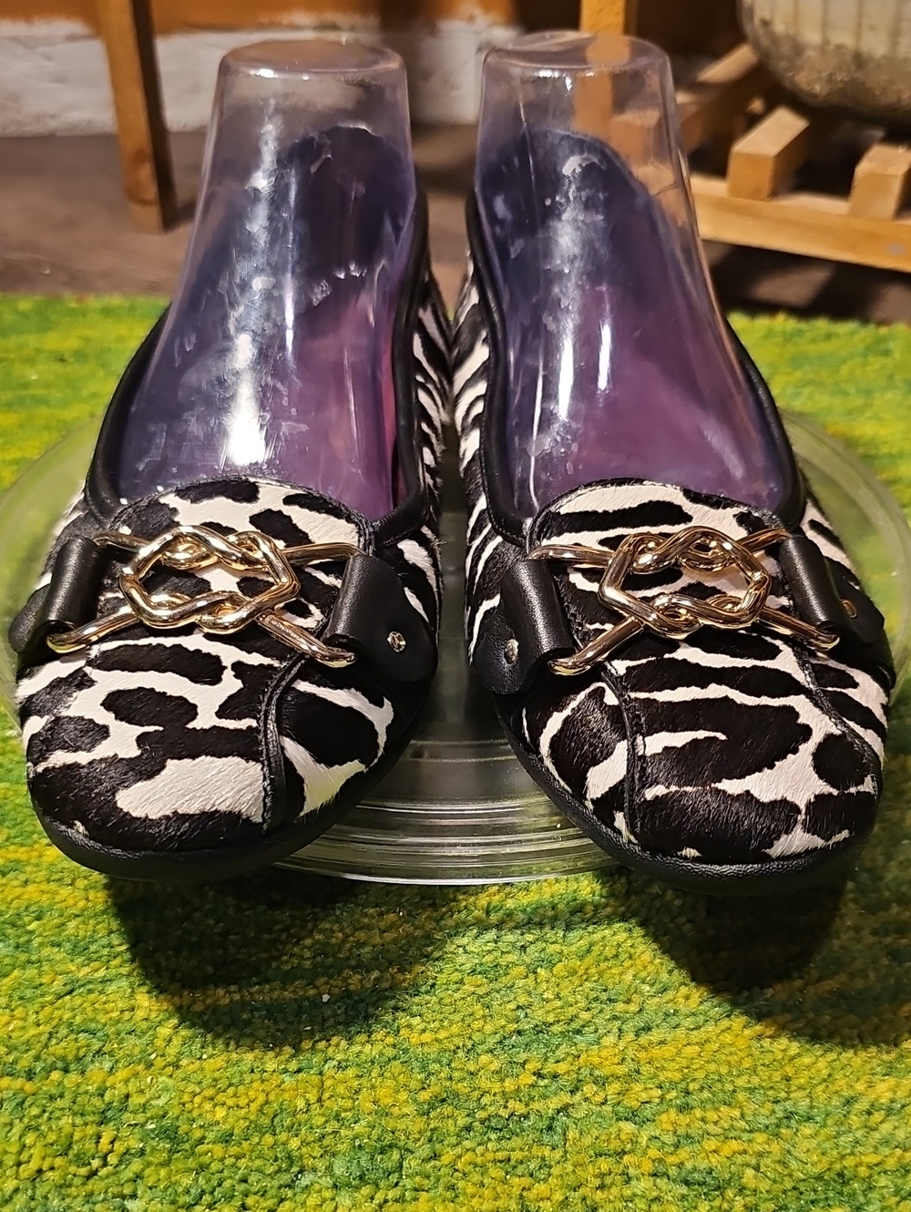 A1 Aerosoles White Black Zebra Animal Print NWOT MULES LOAFER Chain Accents 10.5 - Picture 3 of 8